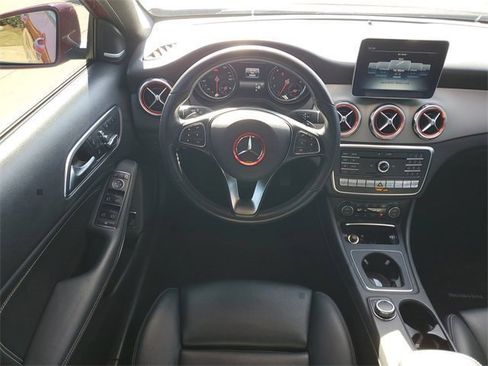 Used 2019 Mercedes-Benz GLA 250 GLA 250 image 32