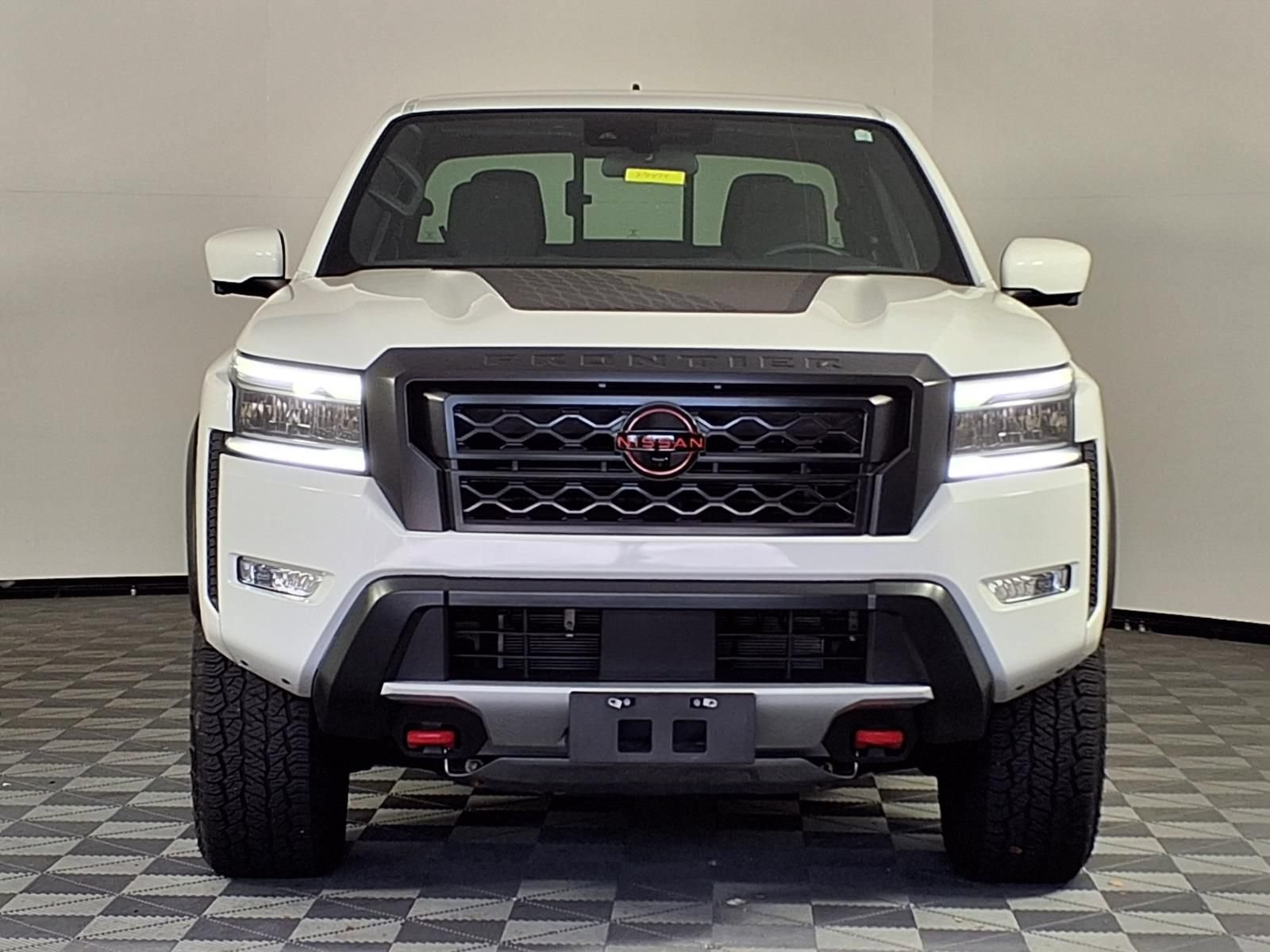 Used 2023 Nissan Frontier PRO-4X w/ Pro Convenience Package AWD/4WD image 2