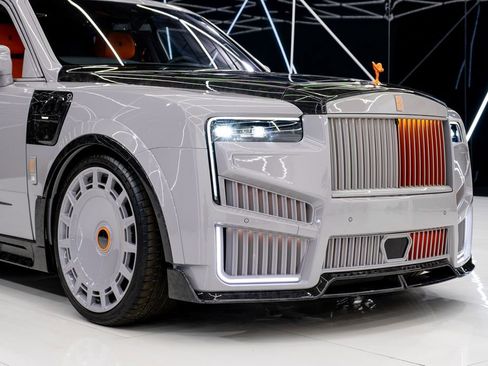 Used 2026 Rolls-Royce Cullinan AWD/4WD image 5