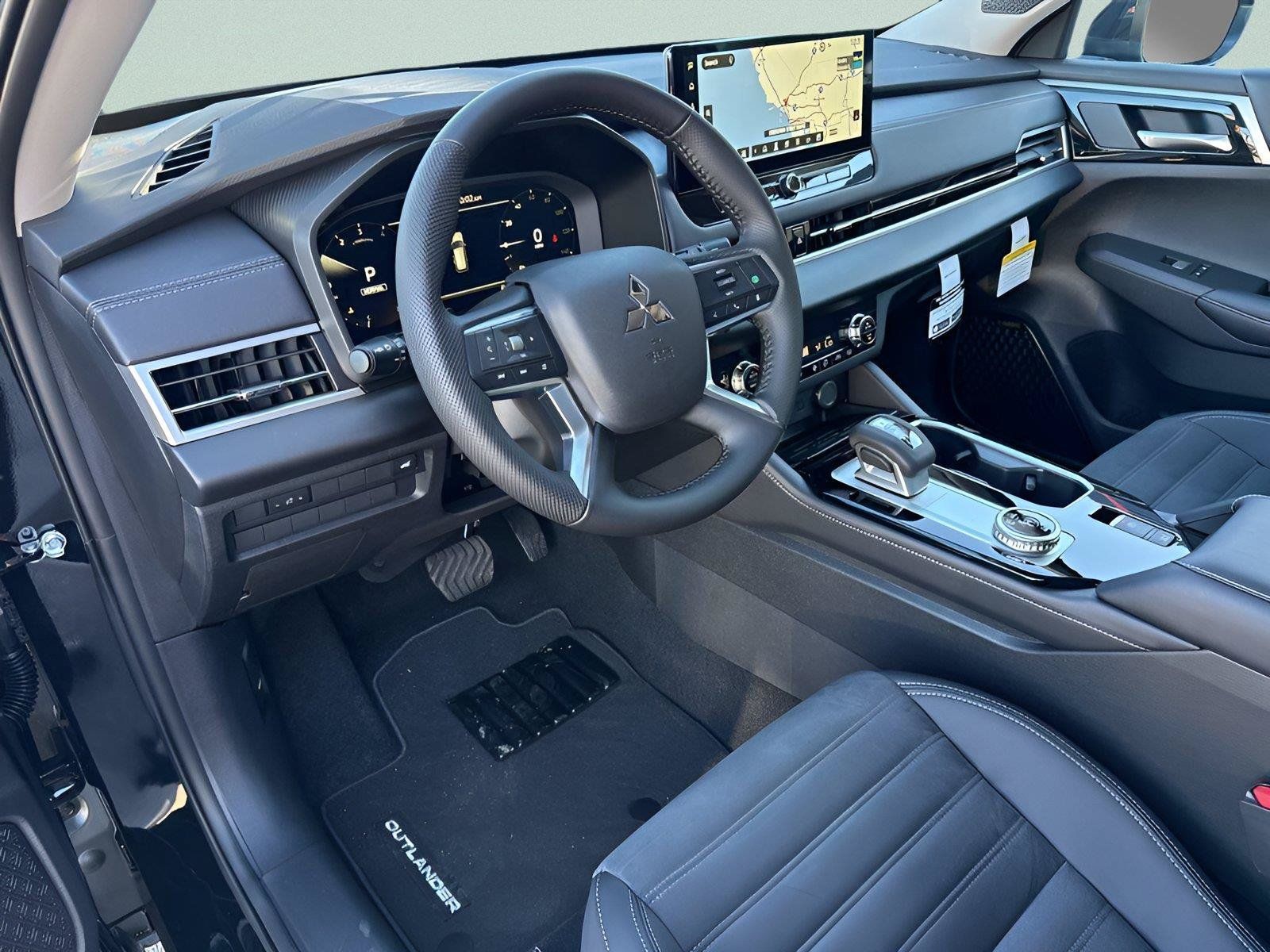Used 2025 Mitsubishi Outlander SE AWD/4WD image 23