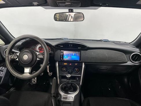 Used 2017 Toyota 86 image 12