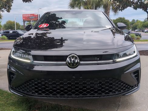 Used 2026 Volkswagen Jetta Sport FWD image 3