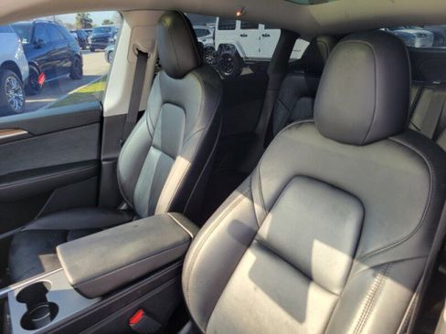 Used 2022 Tesla Model Y Performance image 10