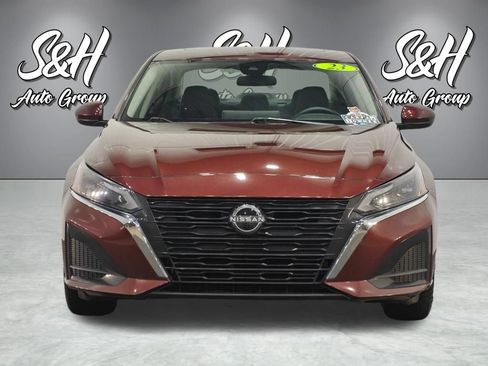 Used 2023 Nissan Altima 2.5 SV w/ SV Premium Package AWD/4WD image 14