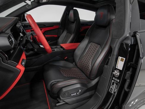 Used 2022 Lamborghini Urus image 3