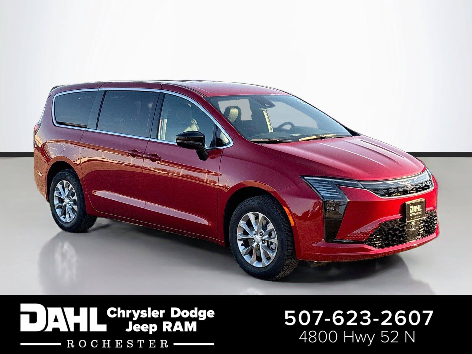 New 2027 Chrysler Pacifica Select AWD/4WD image 1
