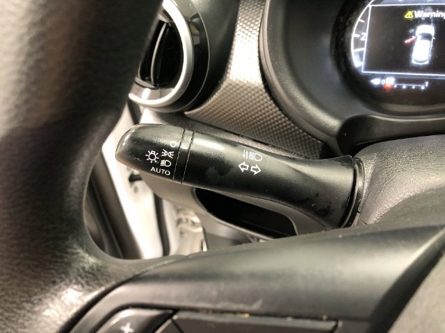 Used 2021 Nissan Kicks SV FWD image 29