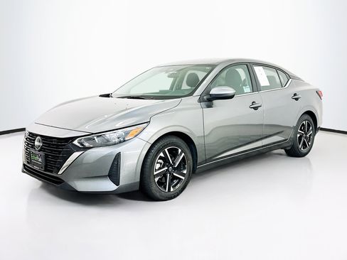 Used 2024 Nissan Sentra SV FWD image 3