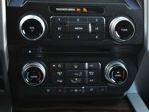 Used 2017 Ford F150 Lariat w/ Equipment Group 502A Luxury image 22