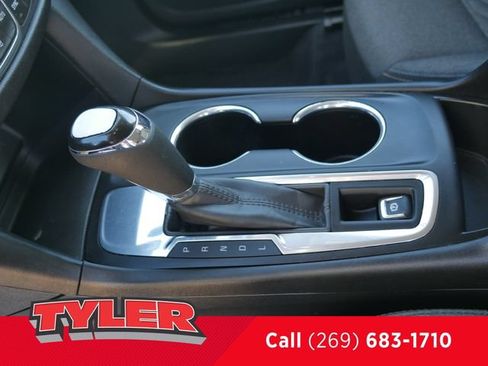 Used 2020 Chevrolet Equinox LT w/ Driver Convenience Package FWD image 40