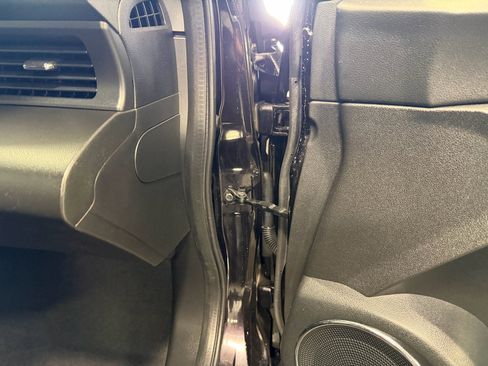 Used 2016 Honda CR-Z EX image 30