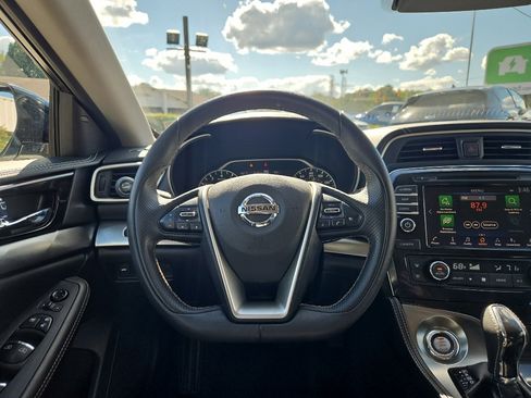 Used 2022 Nissan Maxima SV w/ Floor Mat Group FWD image 8
