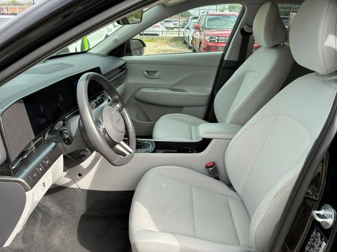 Used 2025 Hyundai Kona SEL AWD/4WD image 32