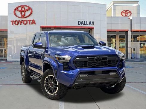 Used 2025 Toyota Tacoma TRD Sport AWD/4WD image 1