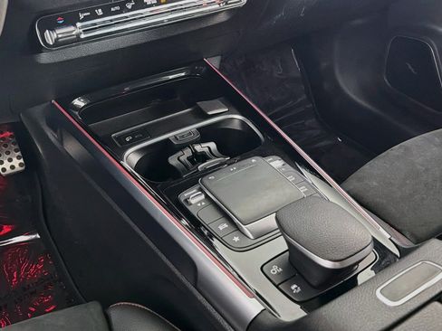 Used 2023 Mercedes-Benz GLB 35 AMG 4MATIC image 5