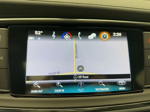 Used 2018 Buick Enclave Essence image 24