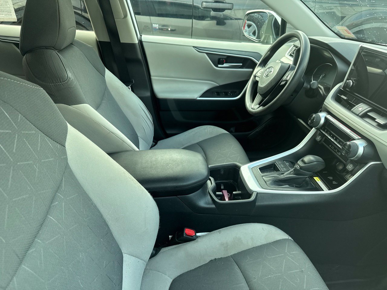 Used 2024 Toyota RAV4 XLE w/ Convenience Package FWD image 7