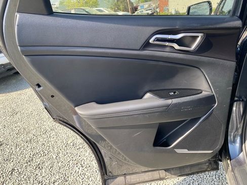 Used 2023 Kia Sportage EX image 15