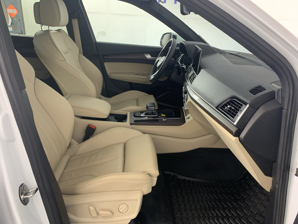Used 2024 Audi Q5 2.0T Premium Plus w/ Premium Plus Package AWD/4WD image 43