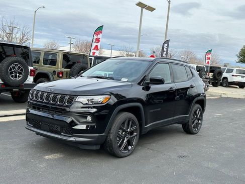 New 2026 Jeep Compass Latitude image 2