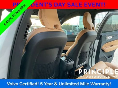 Certified 2023 Volvo XC60 B5 Ultimate w/ Protection Package Premier image 23