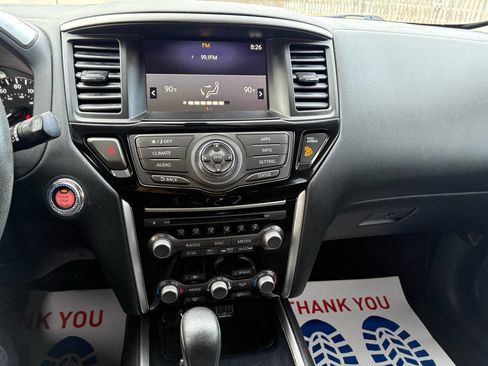 Used 2020 Nissan Pathfinder SV image 41