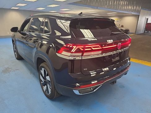 Used 2025 Volkswagen Atlas Cross Sport SE FWD image 10