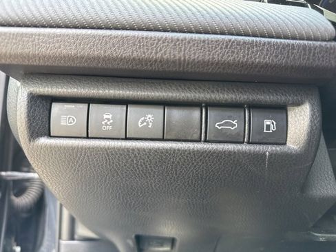 Used 2025 Toyota Camry SE image 18