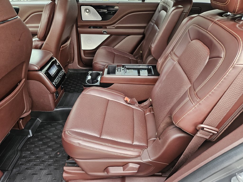 Used 2022 Lincoln Aviator Black Label w/ Dynamic Handling Package AWD/4WD image 14