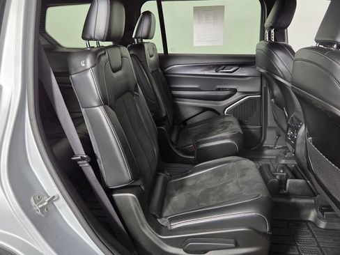 Used 2022 Jeep Grand Cherokee L Altitude image 36