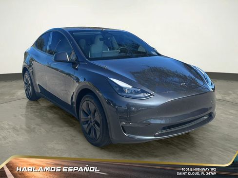 Used 2025 Tesla Model Y Long Range image 7