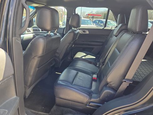 Used 2014 Ford Explorer XLT w/ Equipment Group 202A image 15