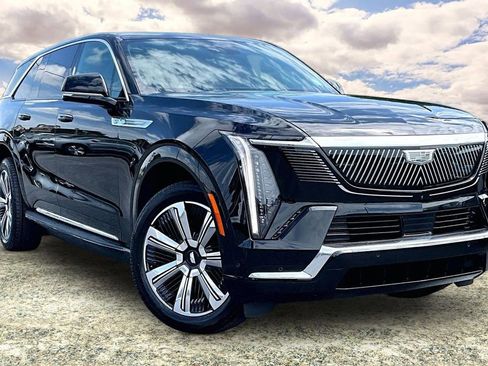Certified 2025 Cadillac Escalade IQ Luxury 2 w/ LPO, Premium Carpet Package AWD/4WD image 1