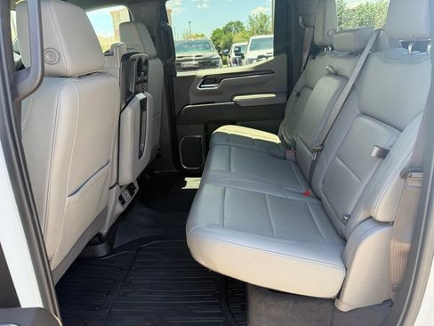 Used 2023 GMC Sierra 1500 SLT w/ X31 Off-Road Package AWD/4WD image 23