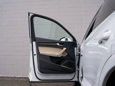 Used 2023 Audi Q5 2.0T Premium Plus w/ Premium Plus Package image 15