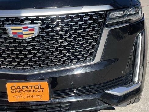 Used 2023 Cadillac Escalade ESV Premium Luxury image 7