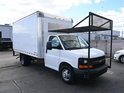 Used 2016 Chevrolet Express 3500 image 31