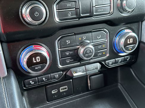 Used 2021 GMC Yukon SLT image 18