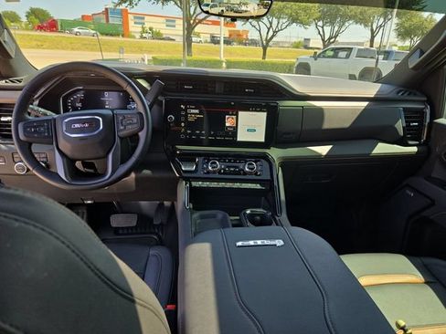 Used 2025 GMC Sierra 2500 AT4 w/ AT4 Premium Plus Package AWD/4WD image 20