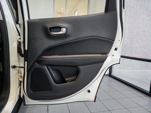 Used 2018 Jeep Compass Latitude w/ Popular Equipment Group FWD image 25