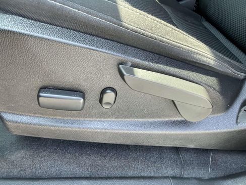 Used 2021 Chevrolet Colorado LT w/ Safety Package image 13