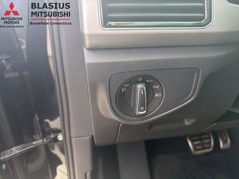 Used 2019 Volkswagen Atlas SEL R-Line AWD/4WD image 23