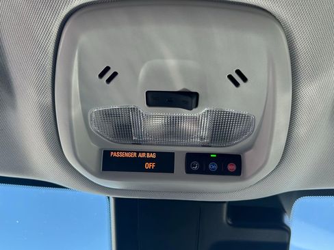 New 2025 Chevrolet Trax LT w/ LT Convenience Package image 30