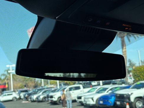 Used 2025 Chevrolet Tahoe Z71 image 25