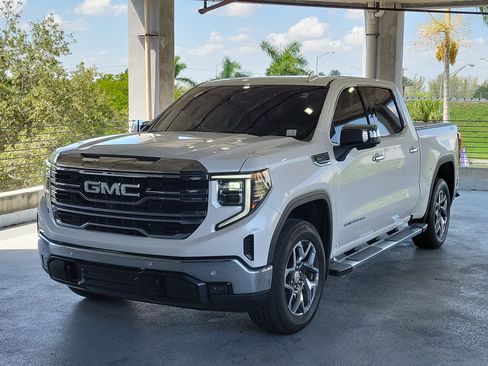 Used 2025 GMC Sierra 1500 SLT w/ SLT Premium Plus Package AWD/4WD image 4