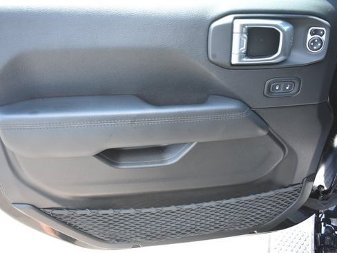 Used 2021 Jeep Wrangler Unlimited Sahara AWD/4WD image 12