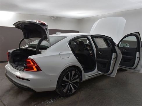 Used 2023 Volvo S60 B5 Ultimate w/ Climate Package image 39