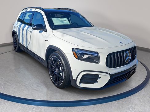 New 2026 Mercedes-Benz GLB 35 AMG 4MATIC image 3