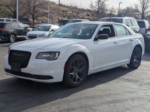 Used 2022 Chrysler 300 Touring w/ Sport Appearance Package image 8