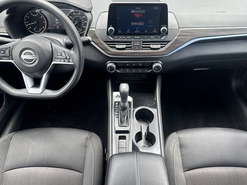 Used 2024 Nissan Altima 2.5 SV AWD/4WD image 13